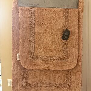 NWT 2pc Bath Rug Set